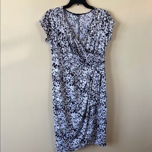 Tiana B Faux Wrap Dress Black White Abstract Stretch Short Sleeve Medium Casual